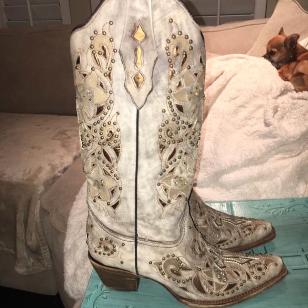 Gorgeous Corral Boots - Picture 3 of 6